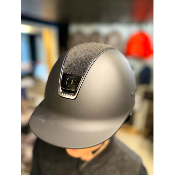 Samshield - Shadowmatt BLACK -Crystal Fabric svart og 5 sw. st. Black chrome deta(REG CUT)